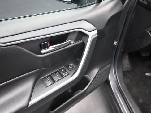 Used 2025 Toyota RAV4 XLE AWD/4WD image 14