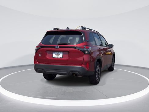 Used 2025 Subaru Forester Premium AWD/4WD image 7