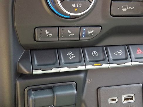 Used 2020 Chevrolet Silverado 1500 LTZ image 29