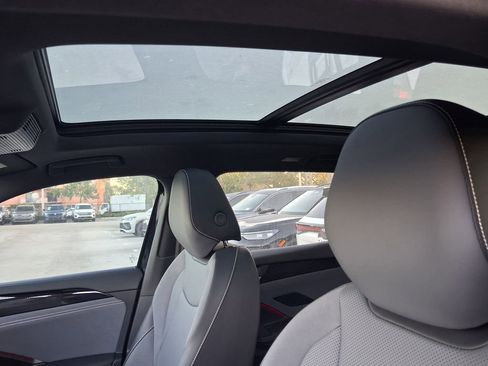 New 2026 Volkswagen Tiguan SE R-Line image 8