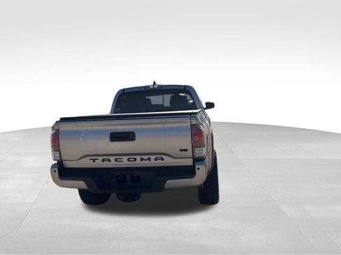 Used 2022 Toyota Tacoma TRD Off-Road w/ TRD Premium Off Road Package image 6