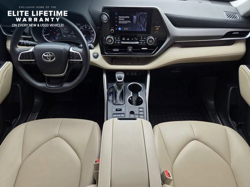 Used 2023 Toyota Highlander XLE AWD/4WD image 26