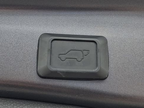 Used 2023 Toyota RAV4 SE w/ Convenience Package AWD/4WD image 32