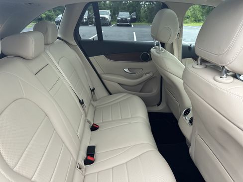 Used 2022 Mercedes-Benz GLC 300 image 33