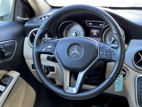 Used 2015 Mercedes-Benz GLA 250 4MATIC w/ Premium Package image 35