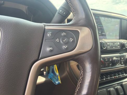 Used 2019 GMC Sierra 2500 Denali w/ Duramax Plus Package AWD/4WD image 12