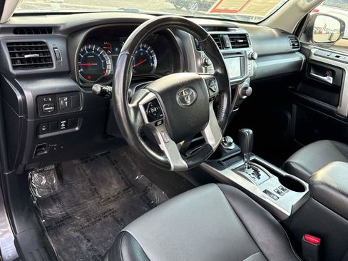 Used 2017 Toyota 4Runner SR5 Premium AWD/4WD image 12