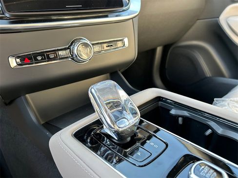 New 2026 Volvo XC90 B6 Plus w/ Protection Package Premier image 18