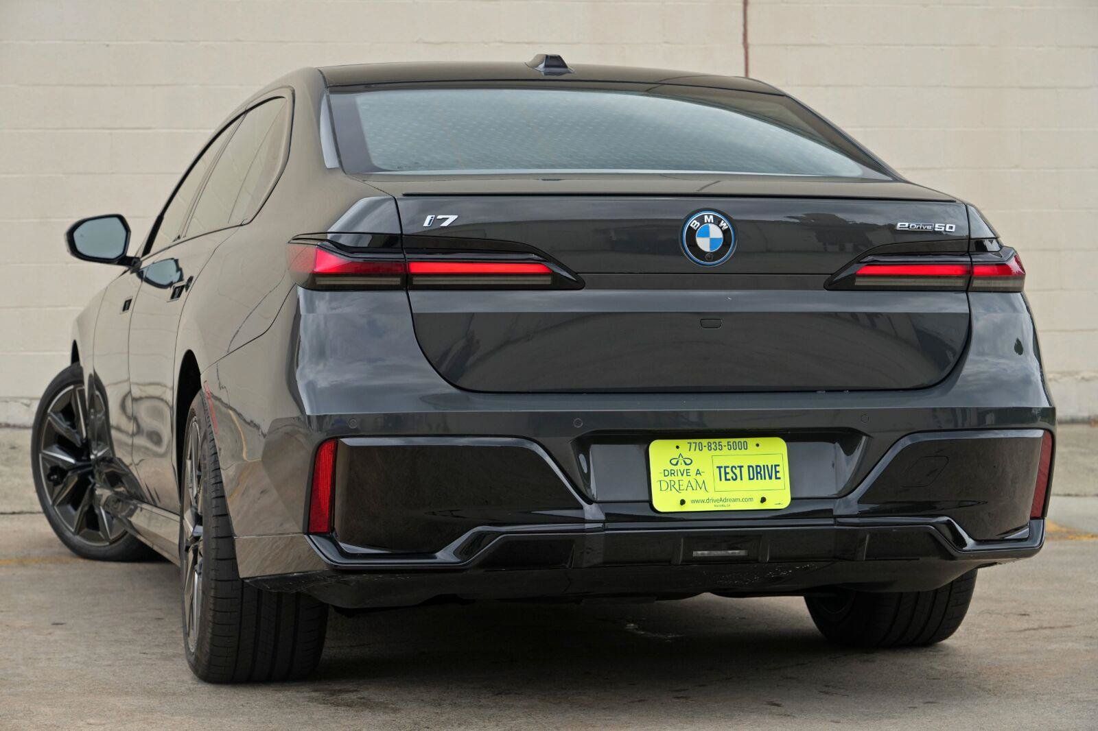 Used 2024 BMW i7 eDrive50 w/ M Sport Package RWD image 4