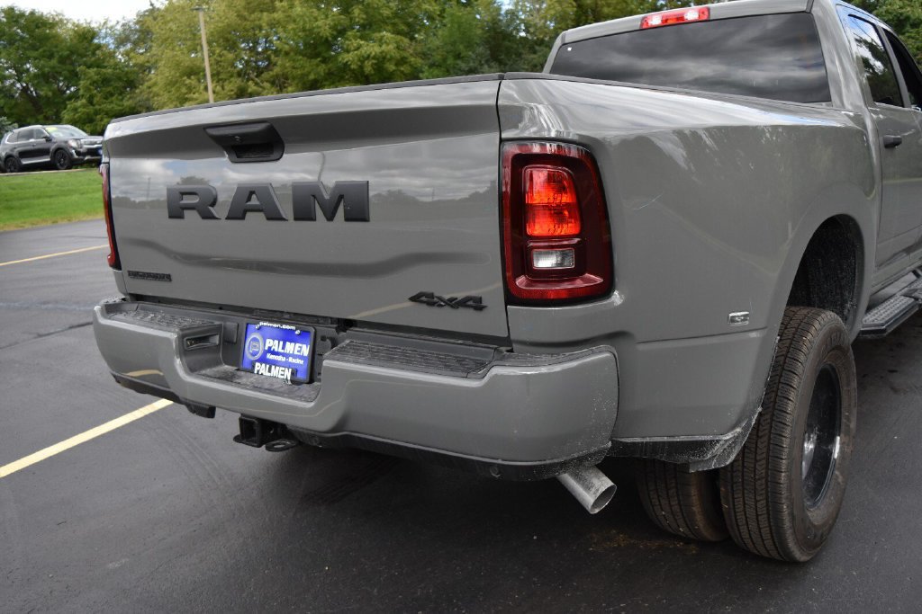 New 2026 RAM 3500 Big Horn AWD/4WD image 8