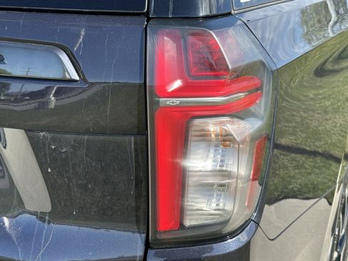 Used 2022 Chevrolet Tahoe RST w/ Luxury Package AWD/4WD image 11