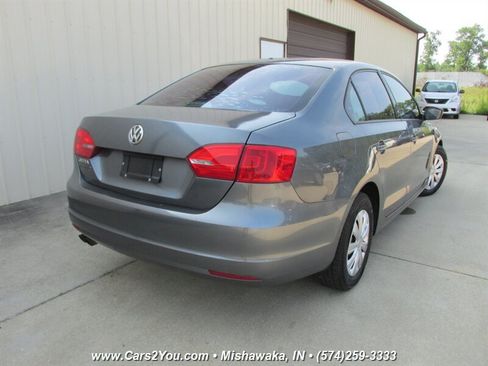 Used 2011 Volkswagen Jetta Sedan FWD image 4