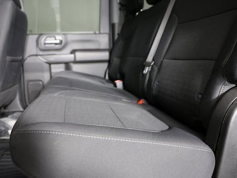 Used 2022 Chevrolet Silverado 2500 Custom w/ Custom Value Package image 10