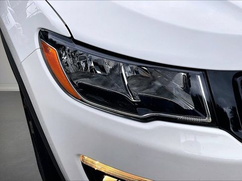 Used 2018 Jeep Compass Latitude w/ Popular Equipment Group AWD/4WD image 29