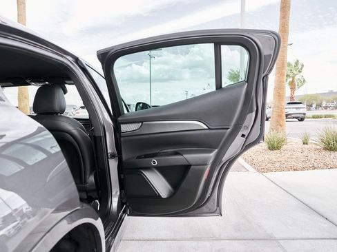 Used 2023 Maserati Grecale GT image 15