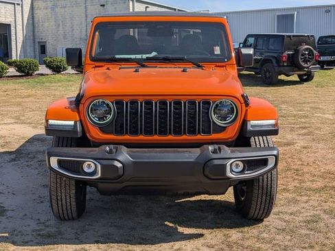 New 2026 Jeep Gladiator Sport AWD/4WD image 3