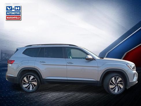 Used 2025 Volkswagen Atlas SE AWD/4WD image 3