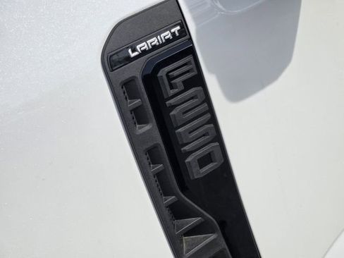 New 2026 Ford F250 Lariat w/ Black Appearance Package image 9