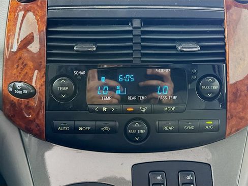 Used 2009 Toyota Sienna XLE Limited AWD/4WD image 14