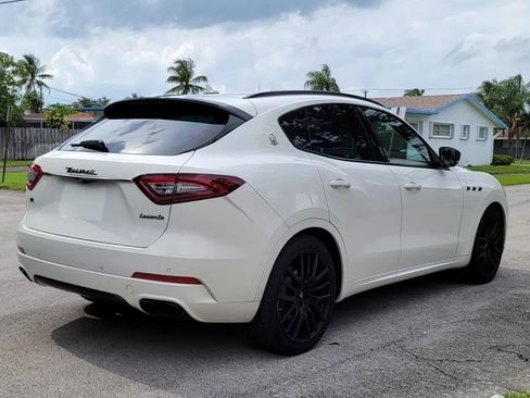 Used 2019 Maserati Levante AWD/4WD image 15