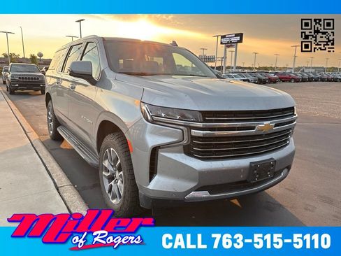 Used 2024 Chevrolet Suburban LT w/ LT Signature Package AWD/4WD image 1