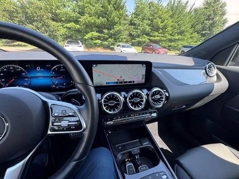 Used 2022 Mercedes-Benz GLA 250 4MATIC image 11