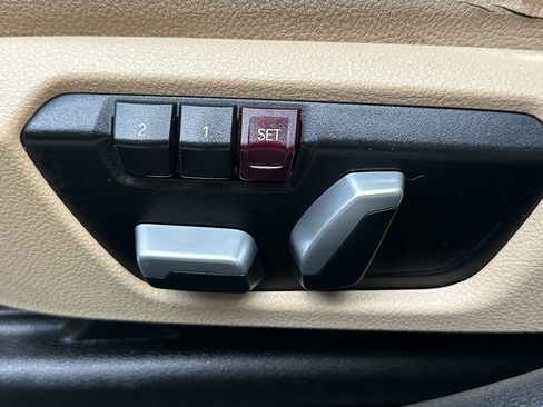 Used 2018 BMW 320i Sedan image 32