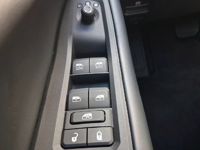 Used 2025 Jeep Grand Cherokee Limited w/ Luxury Tech Group II RWD image 9