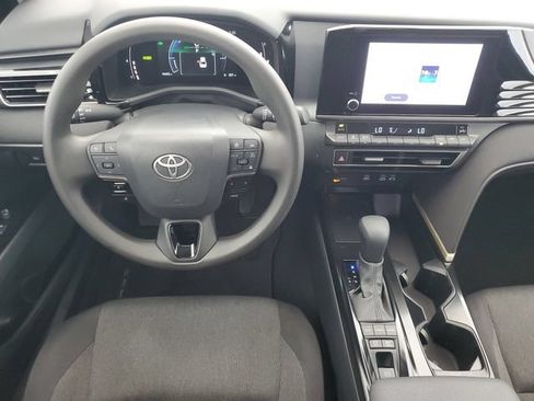 Used 2025 Toyota Camry LE w/ Convenience Package FWD image 17
