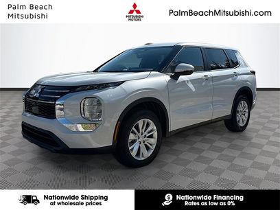 New 2025 Mitsubishi Outlander ES