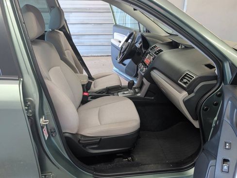 Used 2017 Subaru Forester 2.5i Premium w/ All-Weather Package AWD/4WD image 27