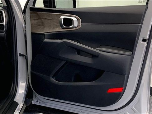 Used 2023 Kia Sorento X-Line EX image 24