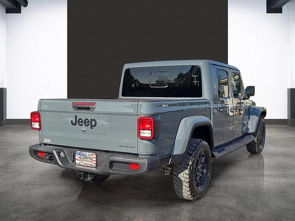 Used 2025 Jeep Gladiator Sport AWD/4WD image 8