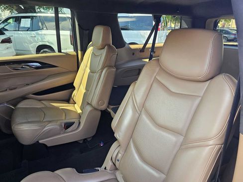Used 2020 Cadillac Escalade ESV Platinum AWD/4WD image 19