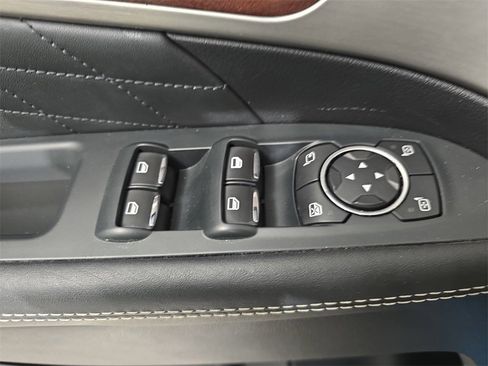 Used 2018 Ford Explorer Platinum image 31