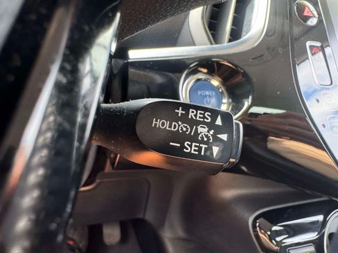 Certified 2021 Toyota Prius Prime Limited FWD image 29