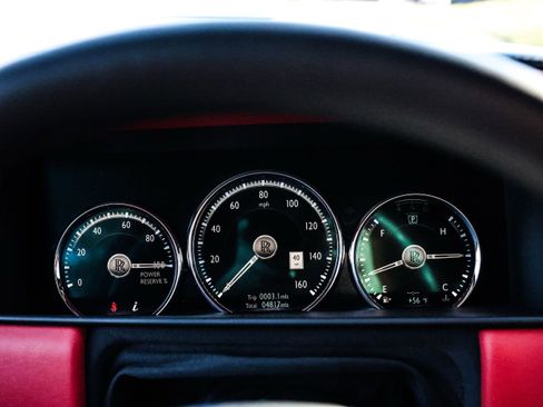 Used 2022 Rolls-Royce Cullinan w/ Interior Detailing Package image 6