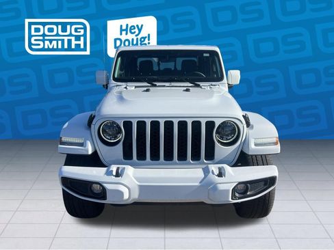 Certified 2023 Jeep Gladiator Overland AWD/4WD image 8
