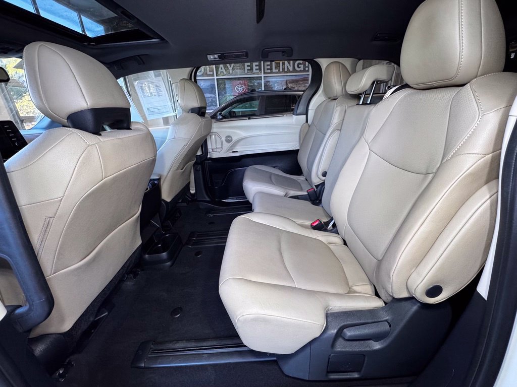 Certified 2024 Toyota Sienna XLE FWD image 38