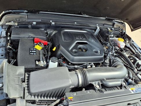 Used 2025 Jeep Wrangler Unlimited Sport AWD/4WD image 37