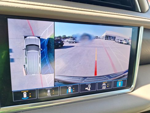 Used 2021 GMC Yukon Denali w/ Denali Premium Package image 27