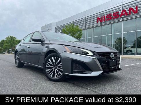 Certified 2024 Nissan Altima 2.5 SV w/ SV Premium Package AWD/4WD image 3