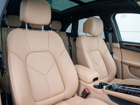 New 2026 Porsche Macan image 27