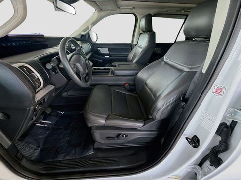 Used 2025 Ford Expedition Active AWD/4WD image 13