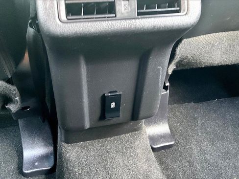 Used 2020 Mitsubishi Outlander SEL image 34