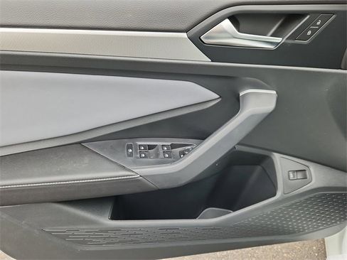 New 2026 Volkswagen Jetta SE image 6