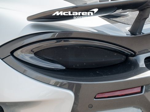 Used 2020 McLaren 600LT Spider RWD image 26
