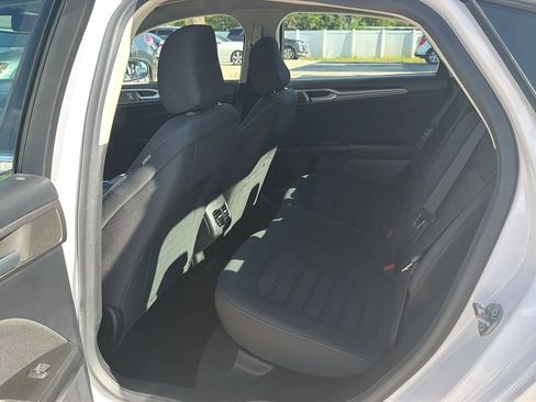 Used 2020 Ford Fusion SE FWD image 19