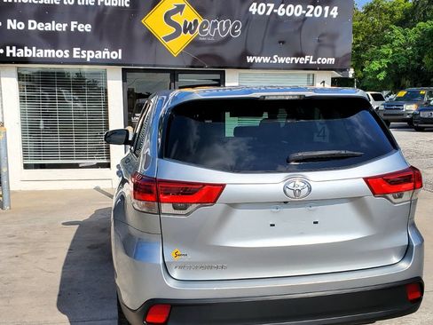 Used 2019 Toyota Highlander LE FWD image 13