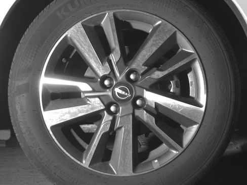 Used 2025 Nissan Versa SV image 13